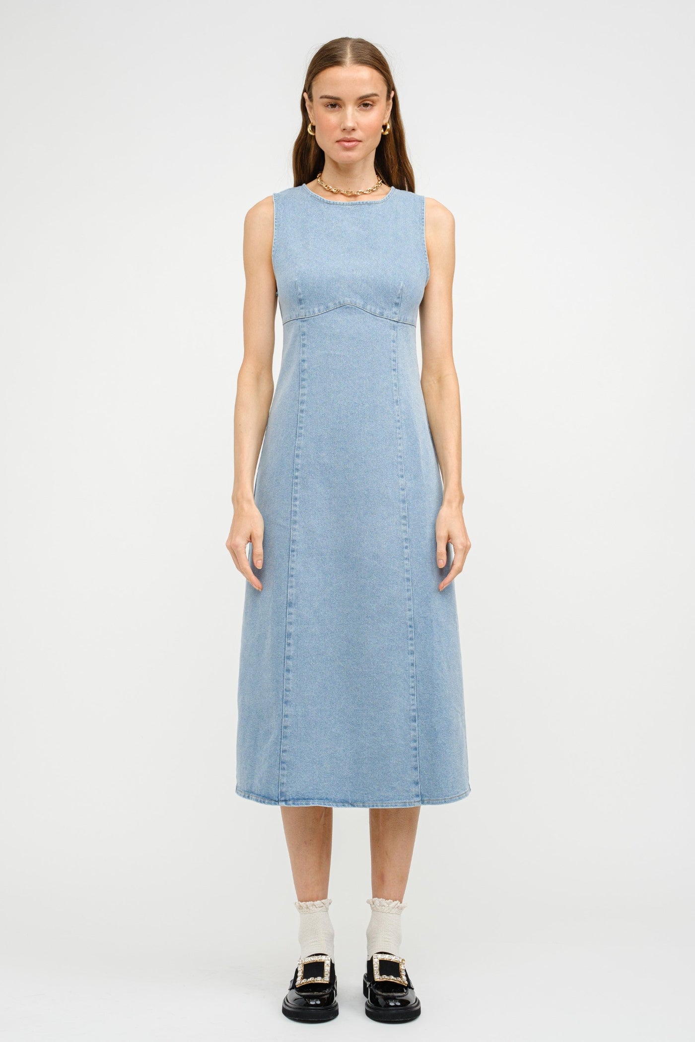 GISELE LIGHT WASH DENIM SLEEVELESS MIDI DRESS