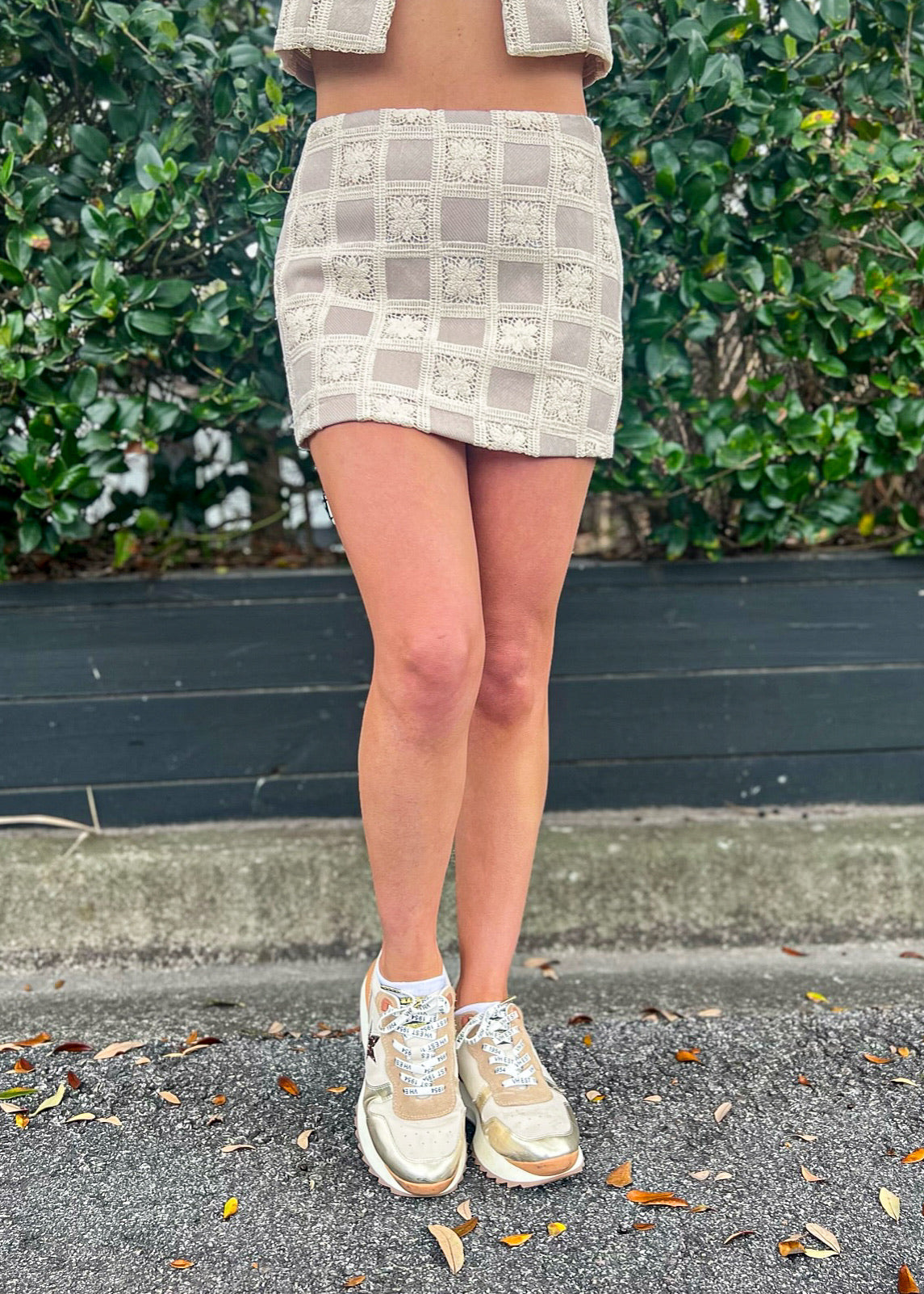 ANNIE CROCHET GINGHAM MINI SKIRT