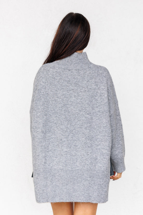 ISA OVERSIZED SWEATER