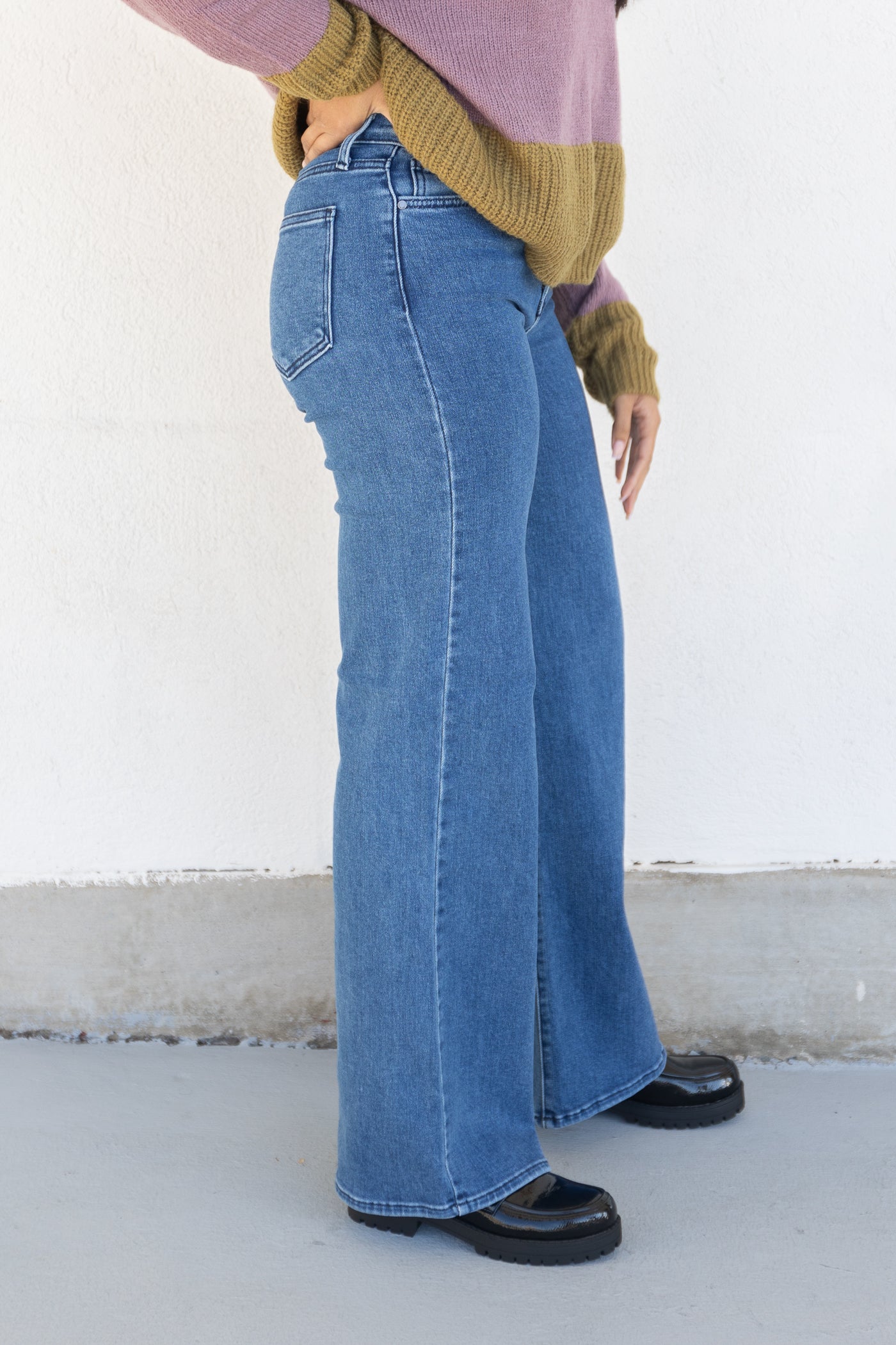 DENIM STRAIGHT LEG JEANS