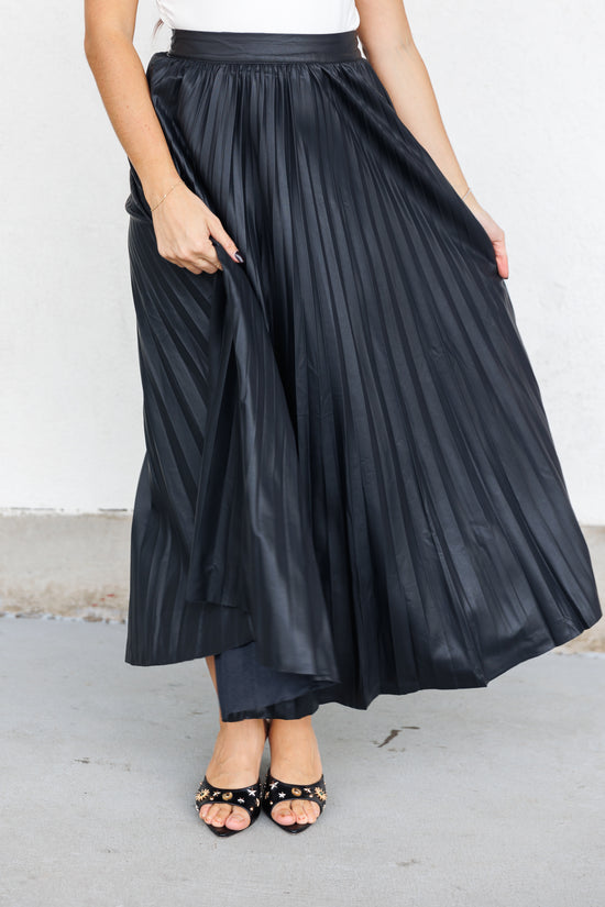 OLIVACEOUS BLACK PLEATED LEATHER SKIRT 