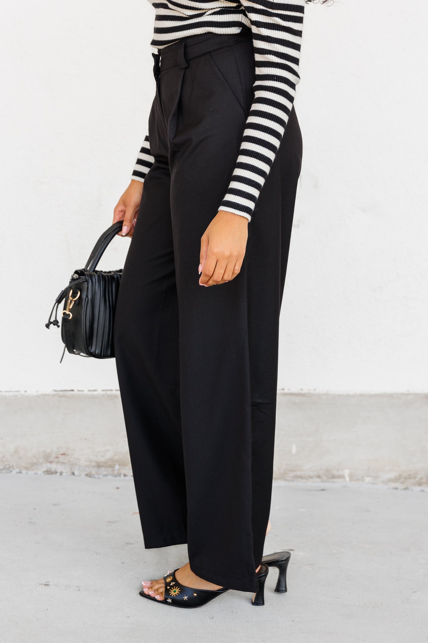 OLIVACEOUS BLACK RELAXED OFFICE PANTS WITH POCKETS